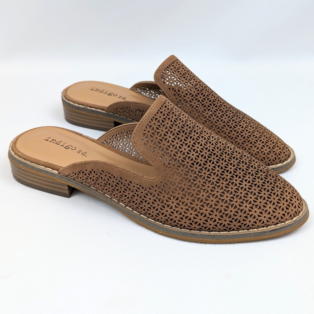 NWOT Indigo Road Hersey Faux Suede Mules Perforated Almond Toe Slides Tan 6.5
